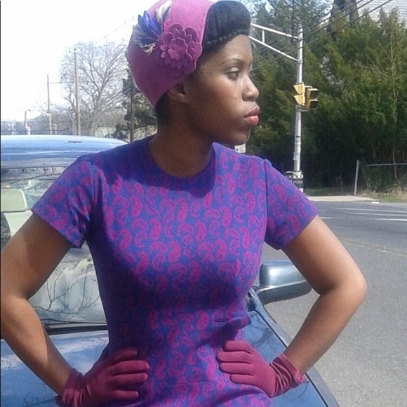 Beautiful Paisley Print Vintage Mod Dress - Picture 2 of 4